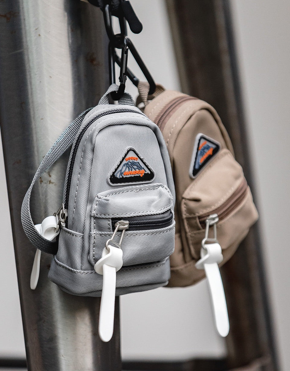 ミニ アウトドア パックチャーム｜イヤホン・鍵収納｜軽量ナイロン・カラビナ付き